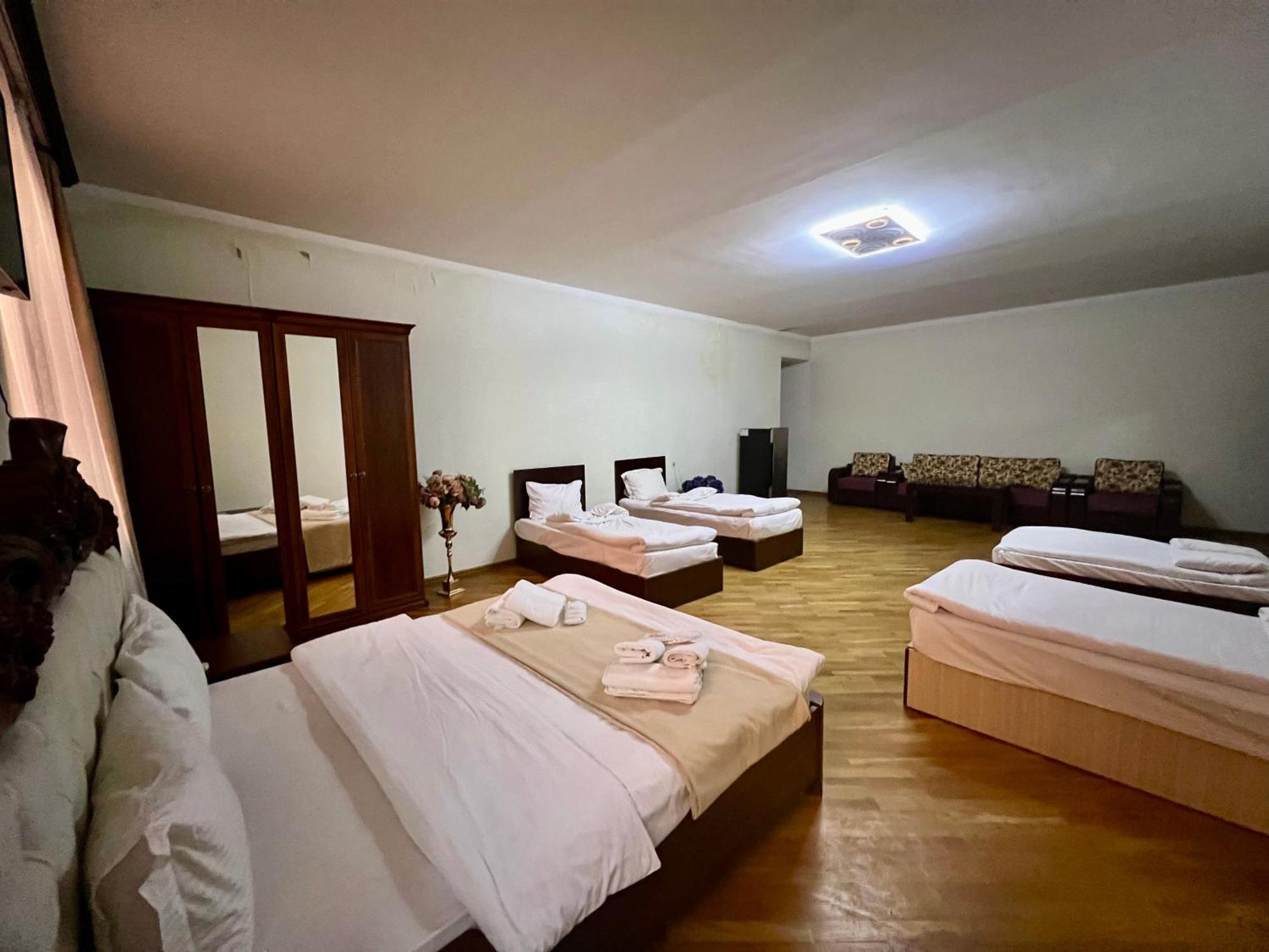 Family Hotel Γιερεβάν Εξωτερικό φωτογραφία